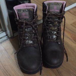 Women’s waterproof boots
